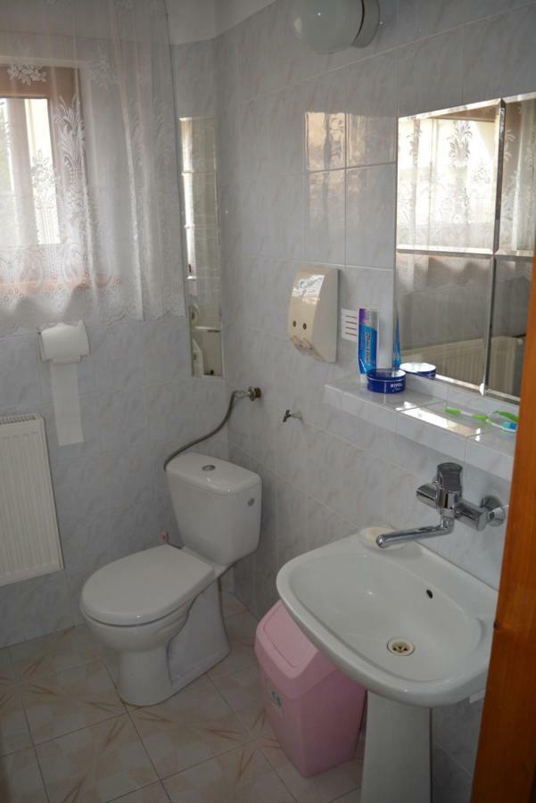 Pokoje Goscinne Bartek Iwonicz-Zdroj Exterior photo